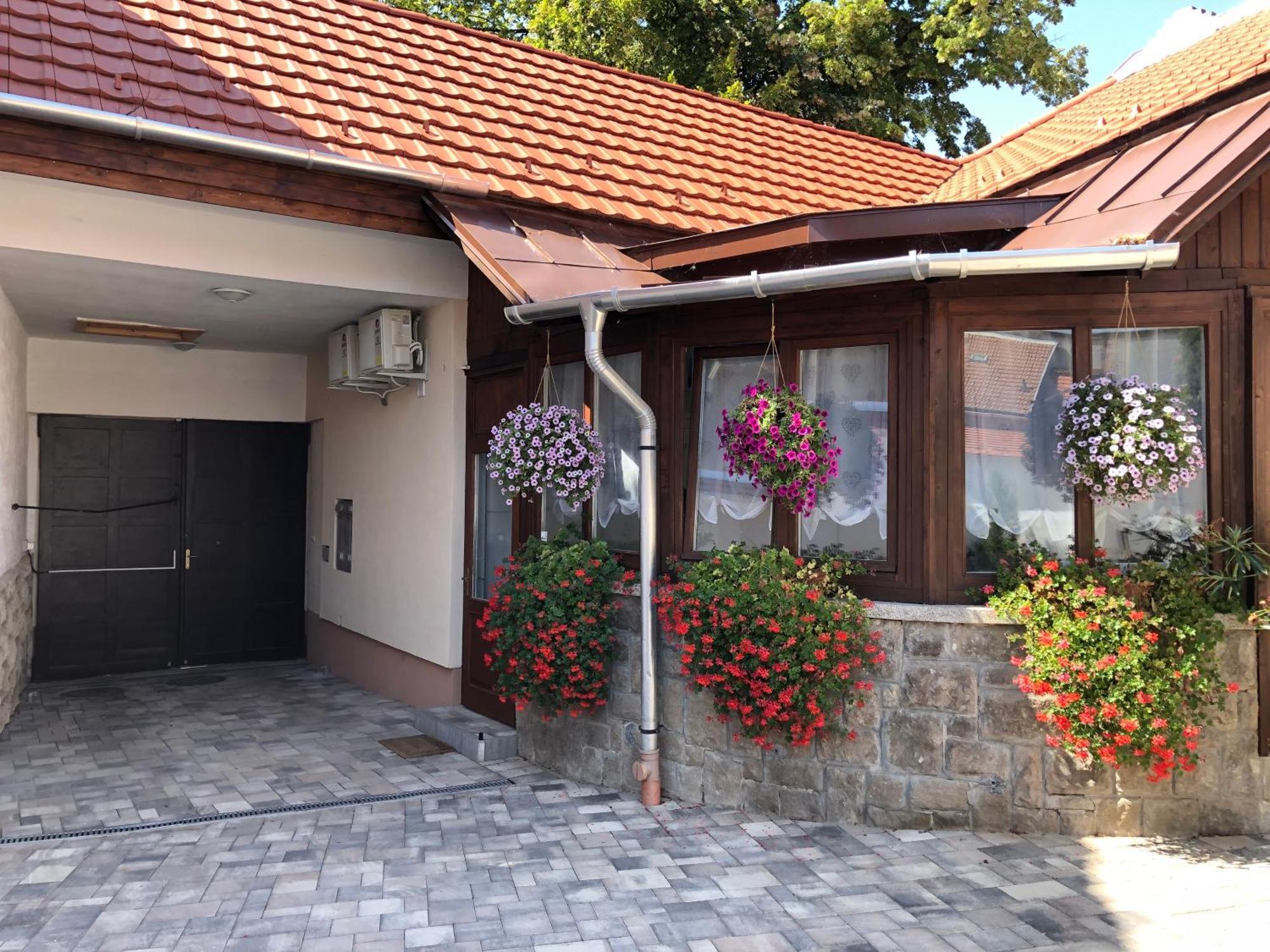 Illa Apartments Έγκερ Εξωτερικό φωτογραφία